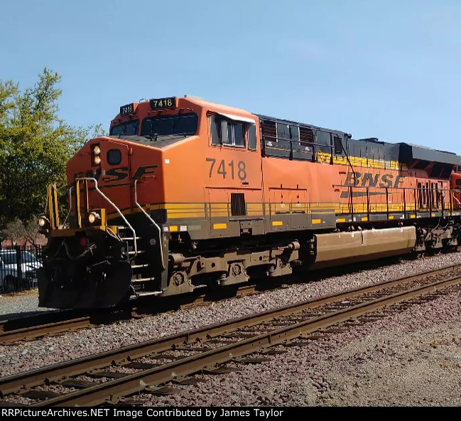 BNSF 7418